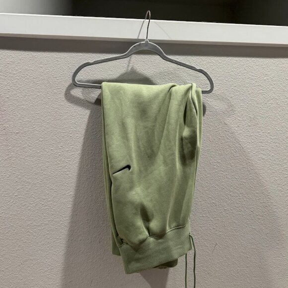 (L) NWT Nike Women's Phoenix Fleece Oversized Jogger Oil Green - Picture 2 of 4